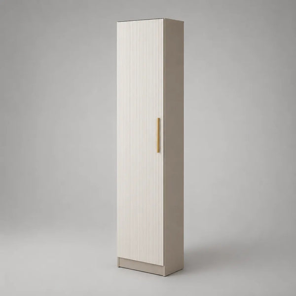 Scarpiera a colonna in MDF e truciolare con anta scanalata bianca e maniglia dorata, 40 × 35 × 180 cm